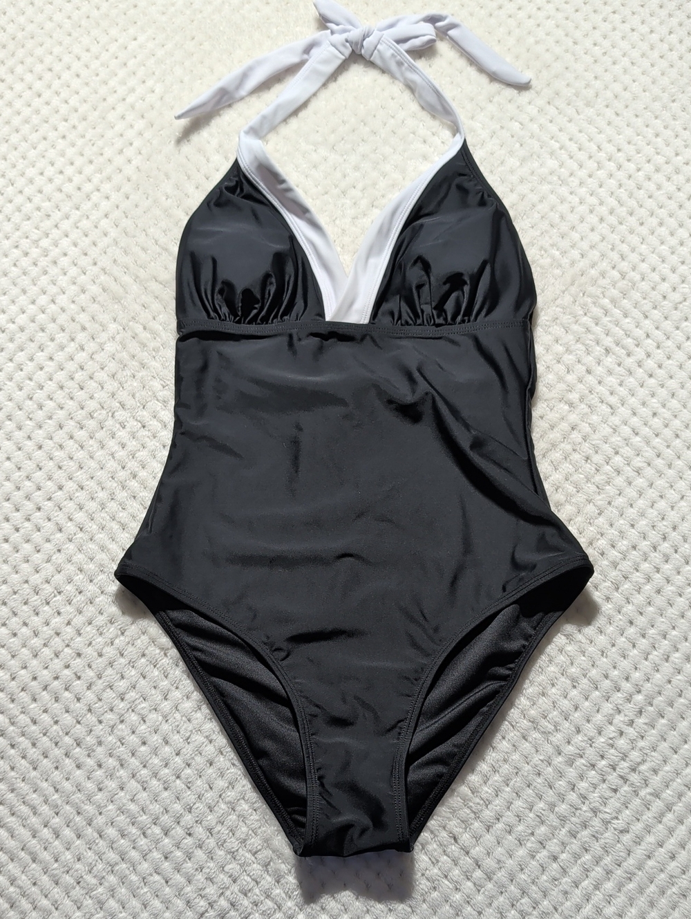 Cupshe Sensorial Spring Halter Tummy Control One Piece Swimsuit - Picture 3 of 11
